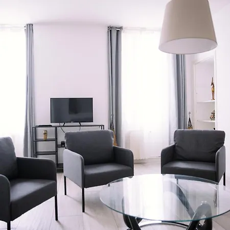 Grand 3 - Centre Apartment